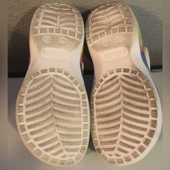 Crocs Women's Classic Platform Tie-Dye Graphic Clog - Picture 10 of 10